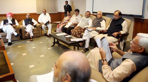 21 नवंबर 2011: तस्‍वीरों में देखें दिन भर की बड़ी खबरें | पढ़ें