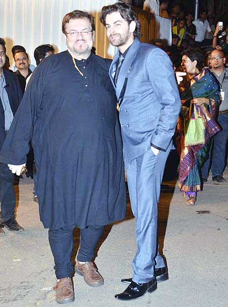 बोमन ईरानी के बेटे की रिसेप्शन पार्टी... | बोल्‍ड होती बालाएं... 