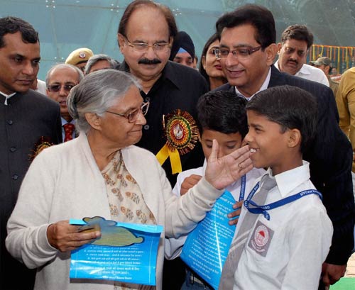 19 नवंबर 2011: तस्‍वीरों में देखें दिनभर की बड़ी खबरें | पढ़ें