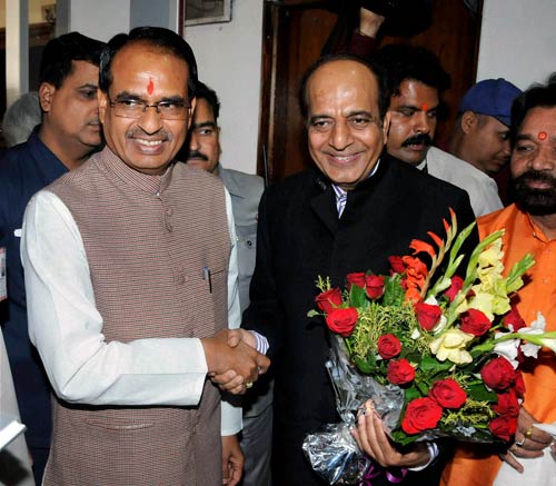 17 नवंबर 2011: तस्‍वीरों में देखें दिनभर की बड़ी खबरें | पढ़ें