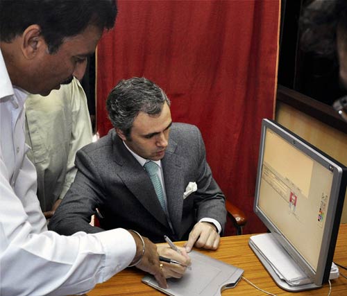 19 नवंबर 2011: तस्‍वीरों में देखें दिनभर की बड़ी खबरें | पढ़ें