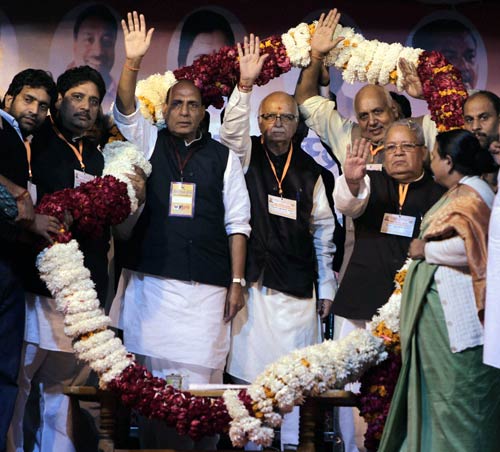 19 नवंबर 2011: तस्‍वीरों में देखें दिनभर की बड़ी खबरें | पढ़ें