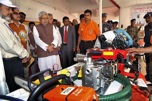 15 नवंबर 2011: तस्‍वीरों में देखें दिनभर की बड़ी खबरें | पढ़ें