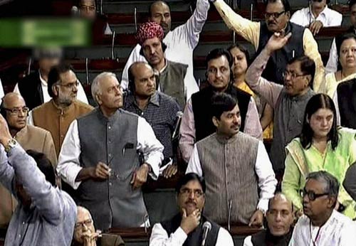 28 नवंबर 2011: तस्‍वीरों में देखें दिनभर की बड़ी खबरें | पढ़ें