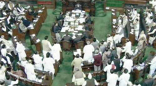 25 नवंबर 2011: तस्वीरों में देखें दिनभर की बड़ी खबरें | पढ़ें