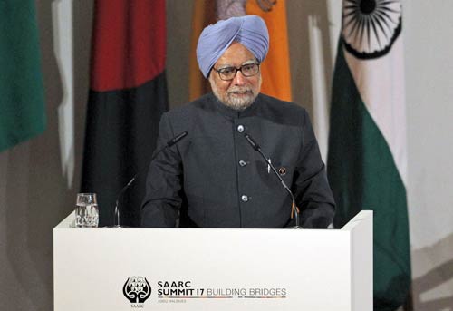 10 नवंबर 2011: तस्‍वीरों में देखें दिनभर की बड़ी खबरें | पढ़ें