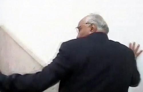 देखें युवक ने शरद पवार को कैसे मारा थप्‍पड़ | वीडियो