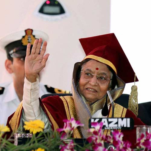 2 नवंबर 2011: तस्‍वीरों में देखें दिनभर की बड़ी खबरें | पढ़ें