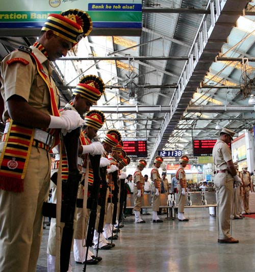 देश ने दी 26/11 के शहीदों को श्रद्धांजलि...| 26/11 पर विशेष