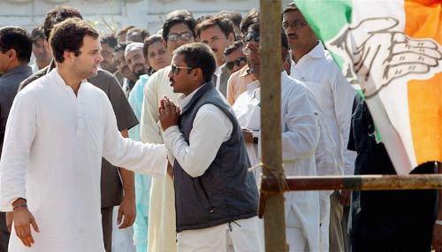 25 नवंबर 2011: तस्वीरों में देखें दिनभर की बड़ी खबरें | पढ़ें