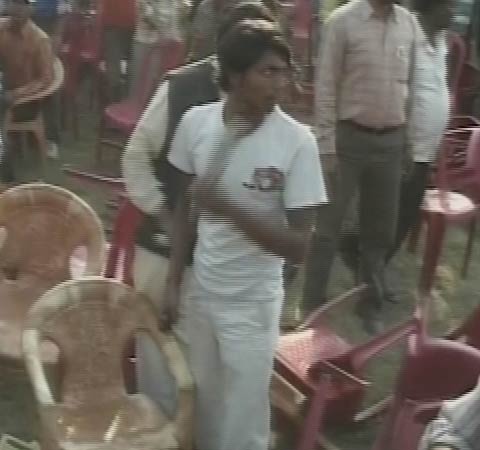 राहुल गांधी की रैली में फिर हंगामा | वीडियो देखें