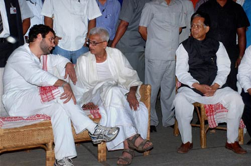 9 नवंबर 2011: तस्‍वीरों में देखें दिनभर की बड़ी खबरें | पढ़ें