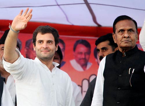 24 नवंबर 2011: तस्वीरों में देखें दिनभर की बड़ी खबरें | पढ़ें