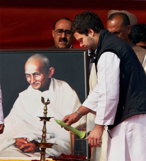 28 नवंबर 2011: तस्‍वीरों में देखें दिनभर की बड़ी खबरें | पढ़ें