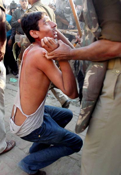 26 नवंबर 2011: तस्वीरों में देखें दिनभर की बड़ी खबरें | पढ़ें