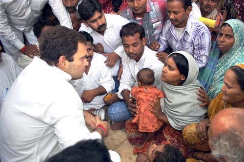राहुल के काफिले के आगे आया युवक | राहुल की 'पदयात्रा'