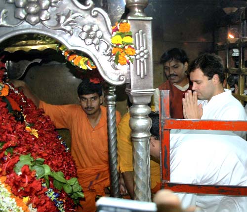 राहुल के काफिले के आगे आया युवक | राहुल की 'पदयात्रा'