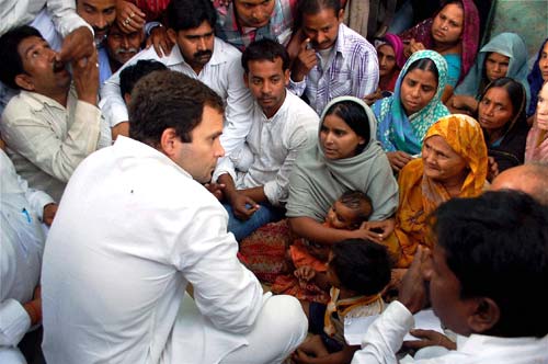 राहुल के काफिले के आगे आया युवक | राहुल की 'पदयात्रा'