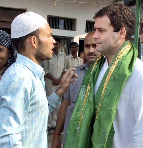 राहुल के काफिले के आगे आया युवक | राहुल की 'पदयात्रा'