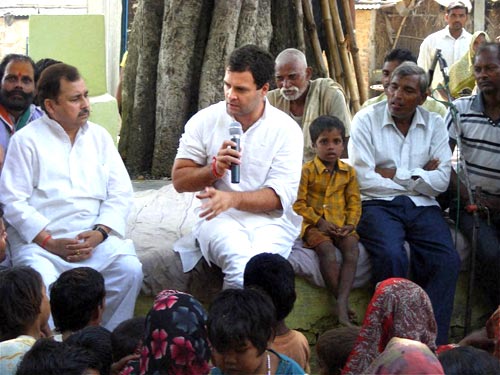 राहुल के काफिले के आगे आया युवक | राहुल की 'पदयात्रा'