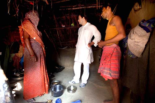 राहुल के काफिले के आगे आया युवक | राहुल की 'पदयात्रा'