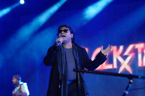 'रॉकस्‍टार' कॉन्‍सर्ट में रणबीर का धमाल | रॉकस्टार की पार्टी