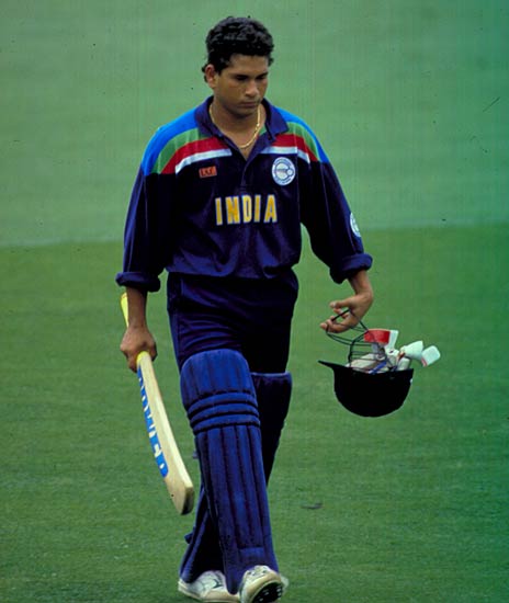 तस्‍वीरों में सचिन के शतकों की कहानी