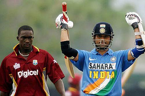 तस्‍वीरों में सचिन के शतकों की कहानी