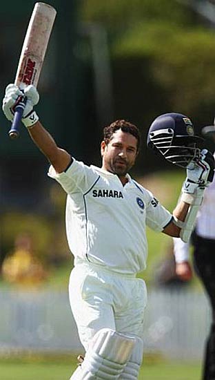 तस्‍वीरों में सचिन के शतकों की कहानी