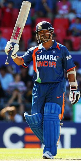 तस्‍वीरों में सचिन के शतकों की कहानी