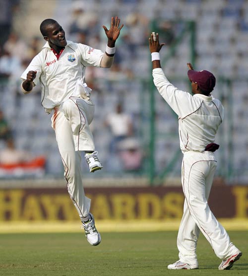 दूसरे दिन रहा वेस्‍टइंडीज का दबदबा...