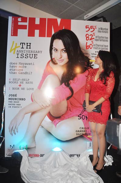 ग्लैमरस अवतार की ओर सोनाक्षी...| सोनाक्षी के जलवे