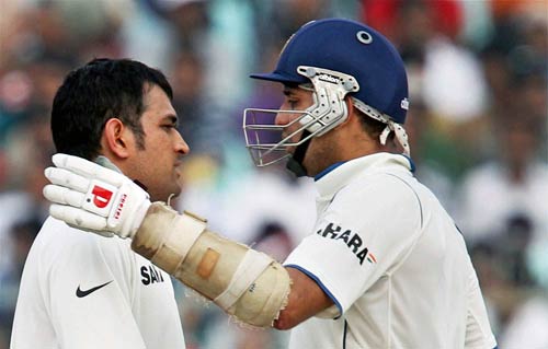 लक्ष्मण और धोनी का शतक, भारत ने शिकंजा कसा