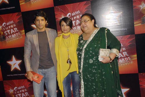 ‘स्टार सुपर स्टार अवार्डस 2011’ में सितारे | बोल्‍ड बालाएं