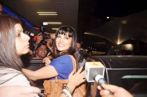 सबसे ज्यादा सर्च की गई सनी लियोन | हॉट 'आइटम गर्ल'