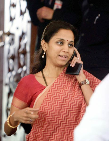 25 नवंबर 2011: तस्वीरों में देखें दिनभर की बड़ी खबरें | पढ़ें