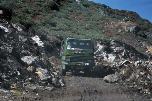 भारत-चीन युद्ध के 50 वर्ष पूरे  | चीन का दखल बढ़ा