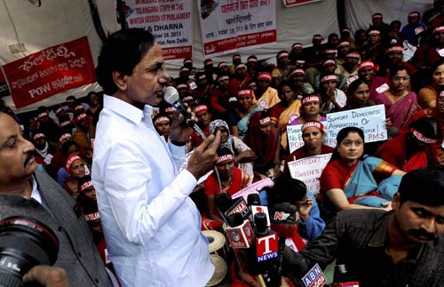 28 नवंबर 2011: तस्‍वीरों में देखें दिनभर की बड़ी खबरें | पढ़ें