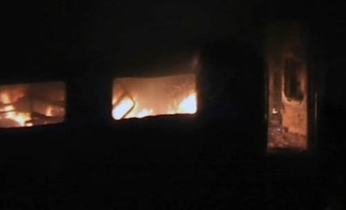 तस्‍वीरों में देखें हावड़ा-दून एक्‍सप्रेस में लगी आग...