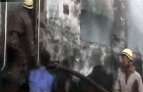 तस्‍वीरों में देखें हावड़ा-दून एक्‍सप्रेस में लगी आग...