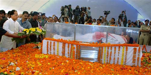 8 नवंबर 2011: तस्‍वीरों में देखें दिनभर की बड़ी खबरें