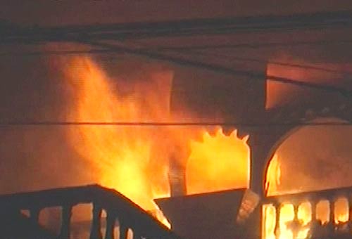 कोलकाता के रबड़ फैक्‍ट्री में लगी आग