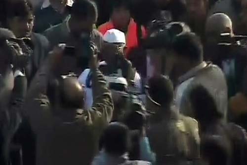 राजघाट के रास्‍ते जंतर-मंतर पर अन्‍ना | अन्‍ना का अनशन