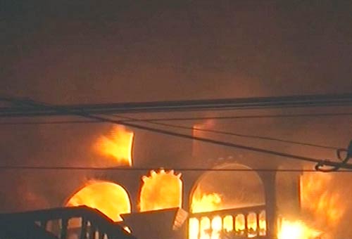 कोलकाता के रबड़ फैक्‍ट्री में लगी आग