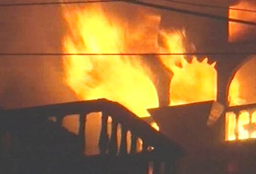 कोलकाता के रबड़ फैक्‍ट्री में लगी आग