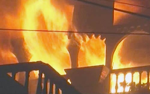 कोलकाता के रबड़ फैक्‍ट्री में लगी आग