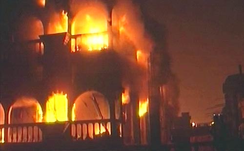 कोलकाता के रबड़ फैक्‍ट्री में लगी आग