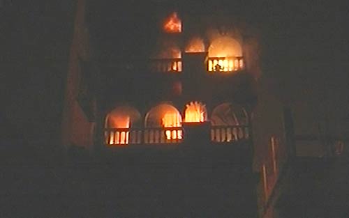 कोलकाता के रबड़ फैक्‍ट्री में लगी आग