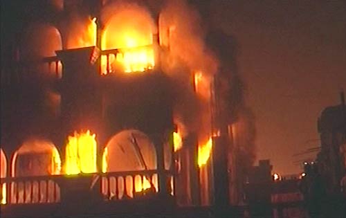 कोलकाता के रबड़ फैक्‍ट्री में लगी आग