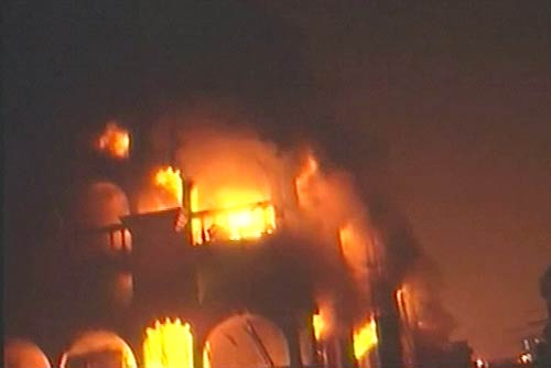 कोलकाता के रबड़ फैक्‍ट्री में लगी आग